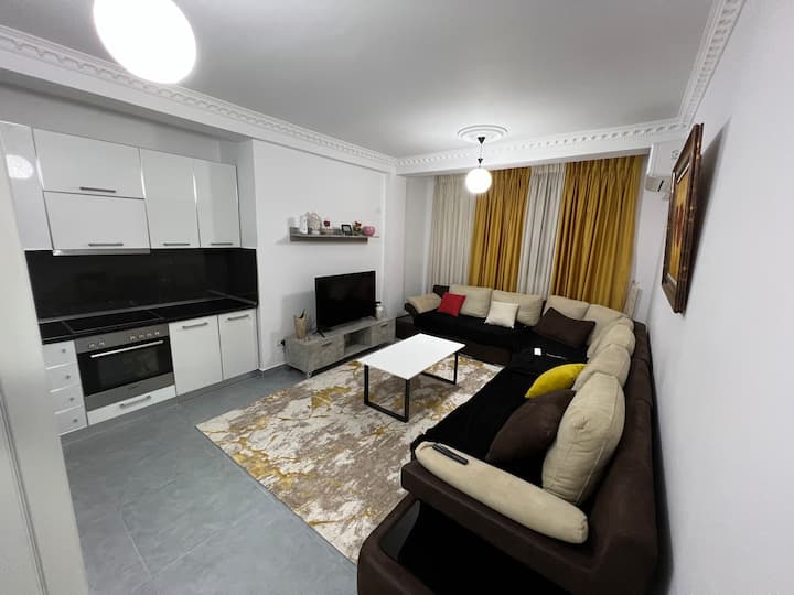 Lovely 2 Bedroom , Apartment City Center Elbasan - Elbasan
