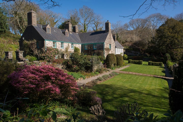 Exceptional 7 Bedroom 14th Century Manor House - Portmeirion
