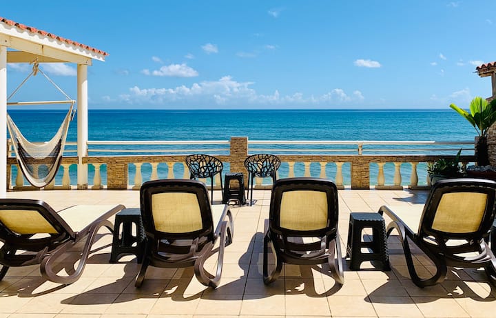 Oceanfront 4 Bedrm House On Surf Beach Near Rincon With Private Beach Access - Rincón