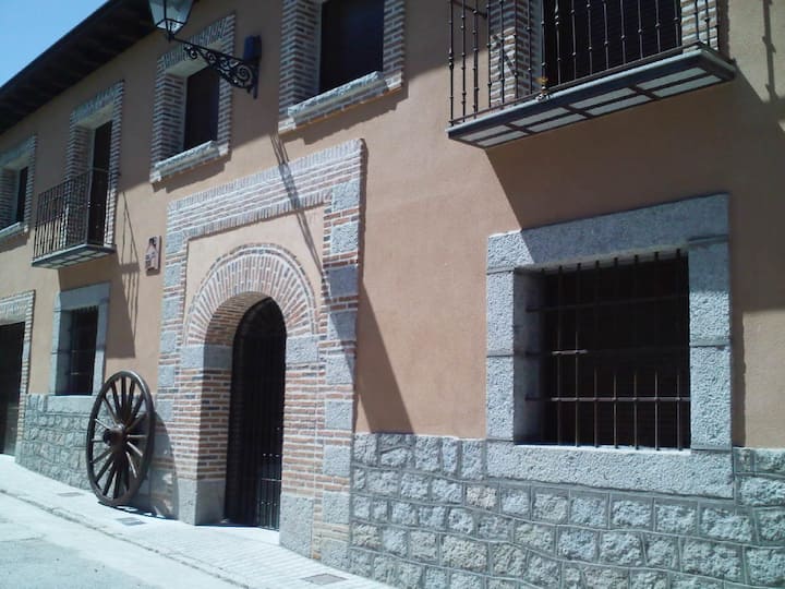 La Casa Madrona Casa Rural - 18 Pax- Segovia Avila - Villacastín