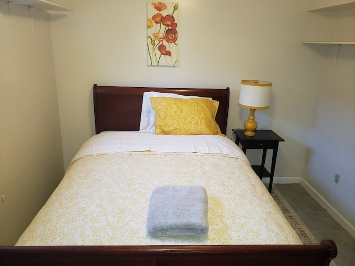 Private Room In A Basement 6min Dr To Hc Hospital - Silver Spring, MD