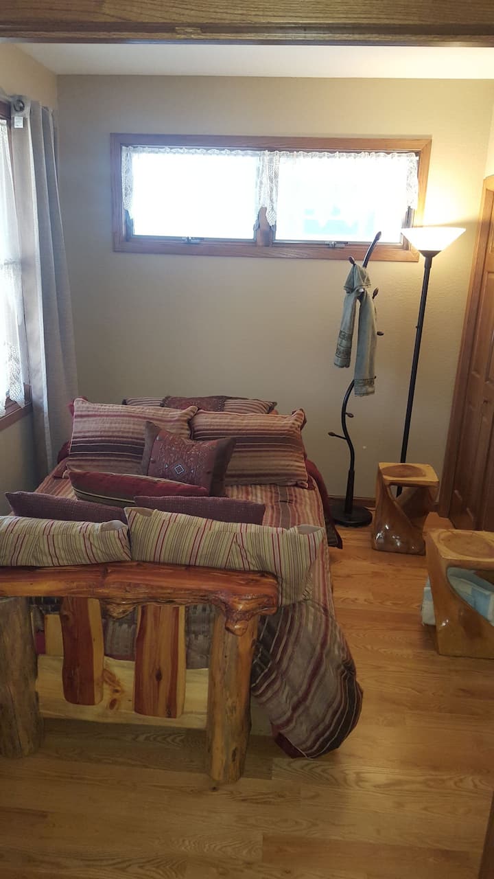 Hideaway From The Twin Cities: Express: Full Bed - Stillwater