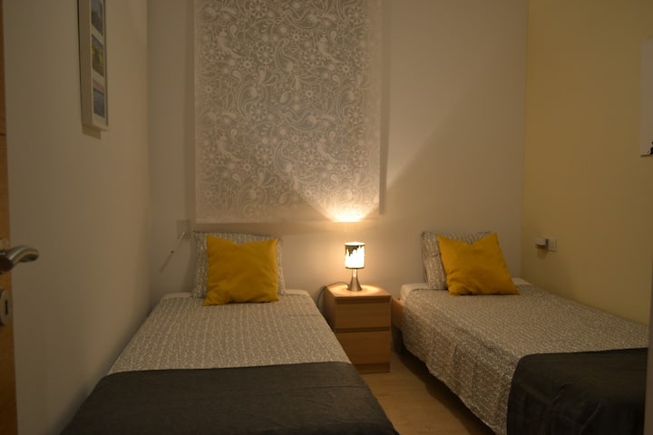 Small Room In The Center Of Palma. Shared Bathroom - Can Pastilla