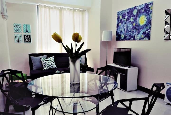 1br Condominium At The Heart Of Mckinley Hill - Taguig