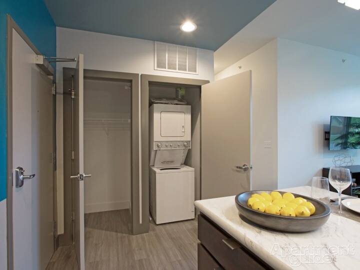 Private Bedroom/bathroom @ East Cherry Flats - Strafford, MO