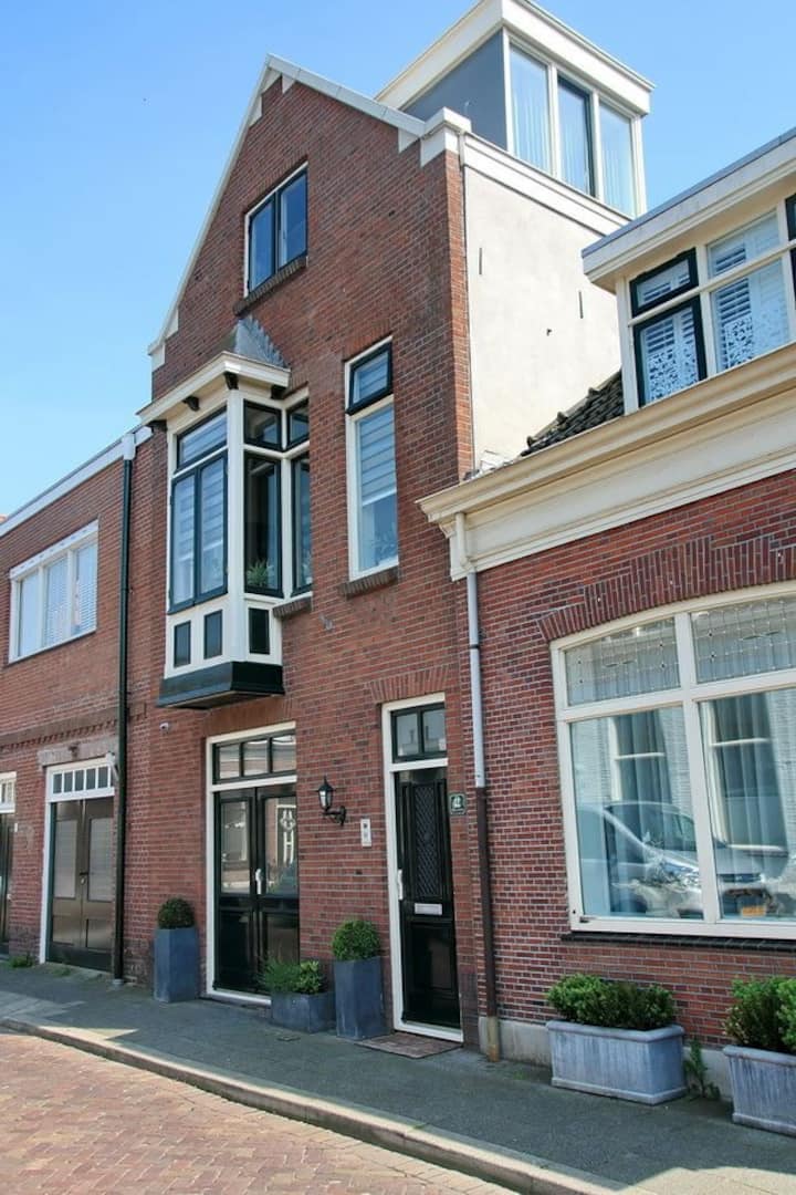 150m2 House Available  During Song Festival - Rotterdam