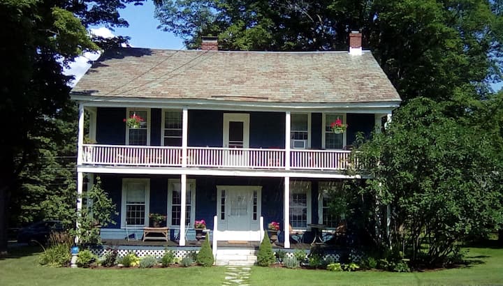 Guest Suite In Historic 1804 Tavern, W/ Breakfast. - Emerald Lake State Park, East Dorset