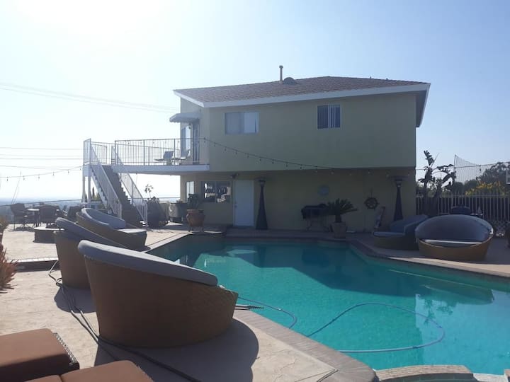 Cozy Vista Resort - La Mirada, CA