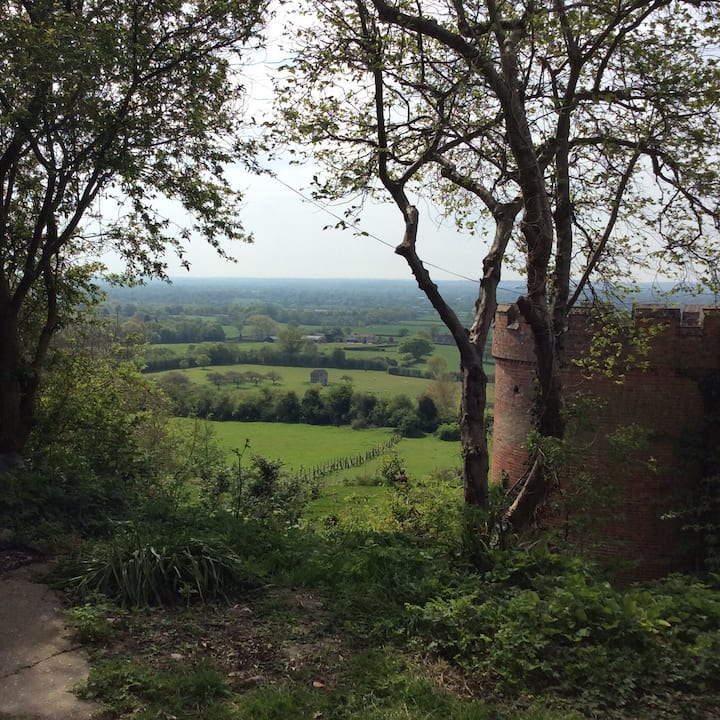 Enjoy Stunning Views From My Converted Barn. - Maidstone