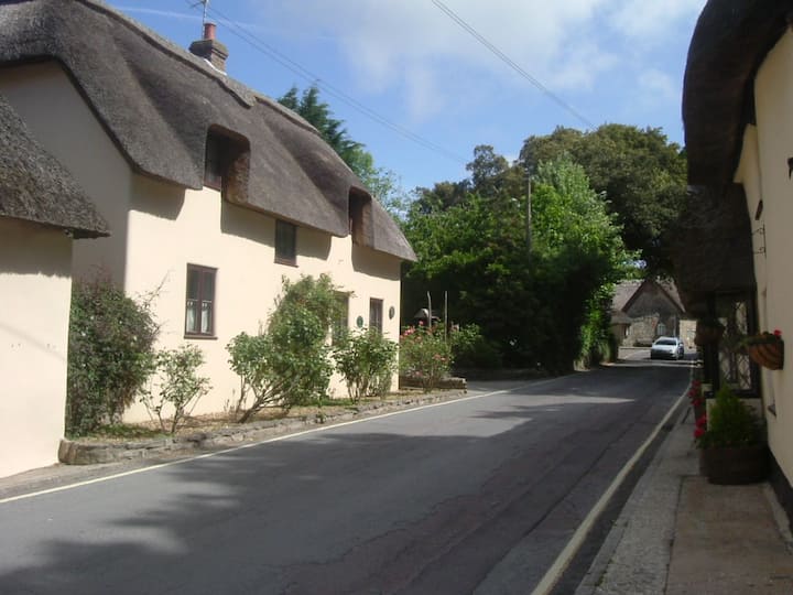 Thatched Cottage, 10 Minutes Walk From The Sea - Lulworth Cove