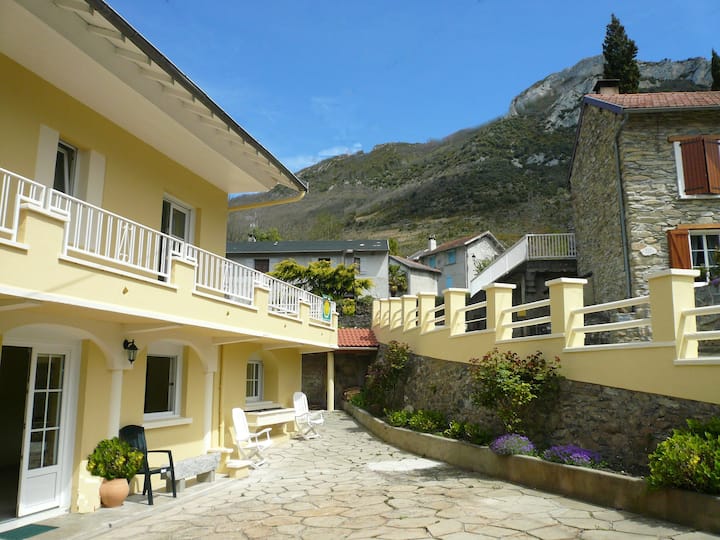 Jolie Maison De Village En Ariège . Télétravail. - Tarascon-sur-Ariège