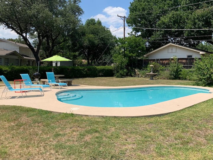 Net Patio/ Pool/ Private Home - Bedford, TX