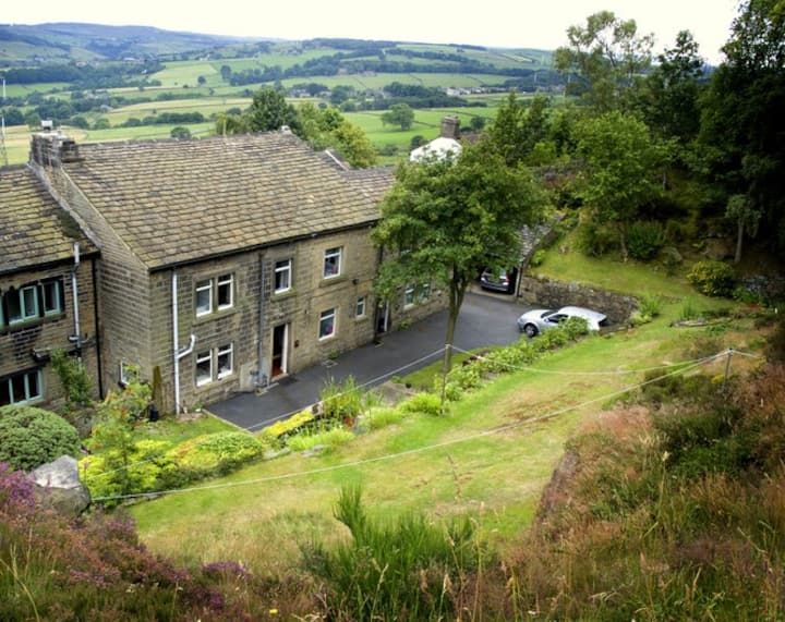 Cherry Tree Cottage - Superb Views - Pets Welcome - Ripponden