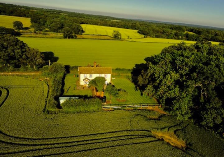 Sweet  Farm Cottage, Ide Hill, Hever, Edenbridge - Sevenoaks