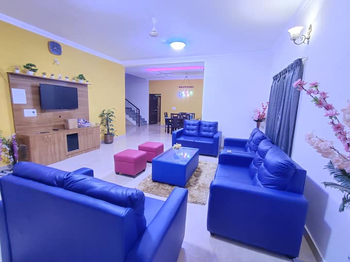 Opulent 3 Bedroom Party Home Wid Ac ,Backup,wi-fi - Kempegowda Airport Bengaluru (BLR)