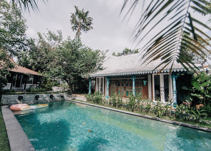 The Snug - Luxe Antique 1br Pool Suite, Staffed - Bali