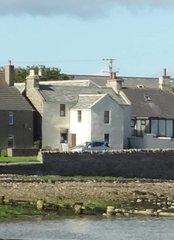 Shore House On Seafront-vindlyse,  St Mary's - Kirkwall