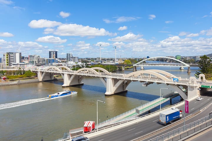 Cbd Fringe - River & City Views! - Brisbane
