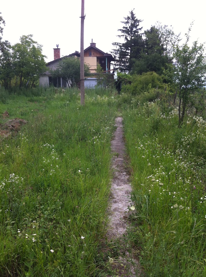 House In Buzovgrad, Land Of Rouses - Kazanlak