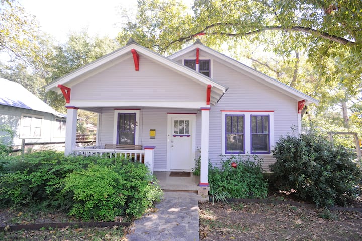 Cool Updated Craftsman Bungalow In Hyde Park. - Austin