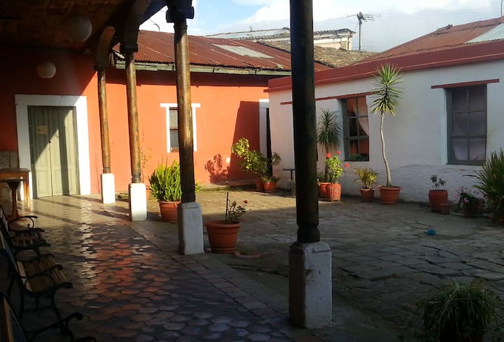 'Buganvilia' Room In Colonial House - Guatemala