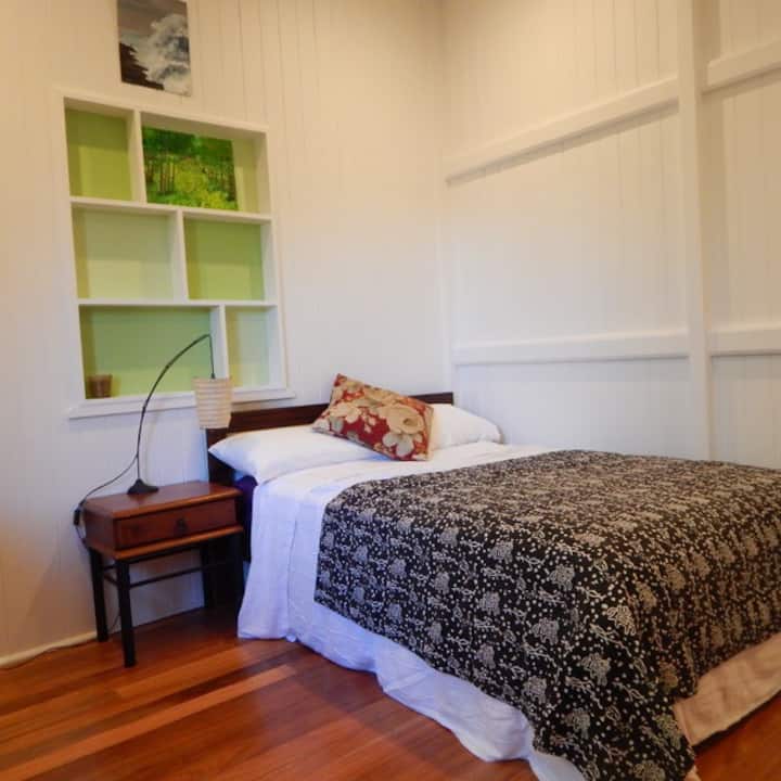 Welcoming Room In Queenslander - Vincent