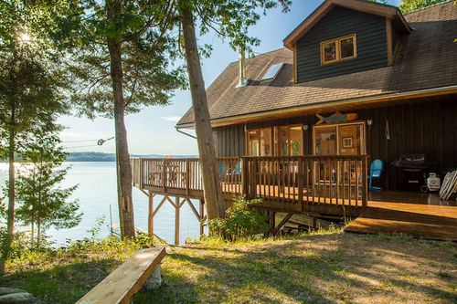 Waterfront Cottage On Aylen Lake - Algonquin Provincial Park