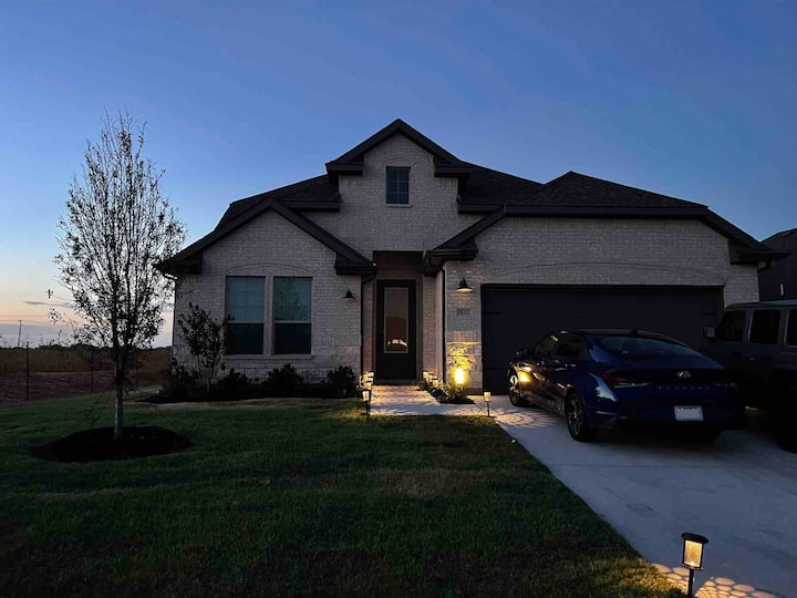 Beautiful Two-story Home - Lancaster, TX
