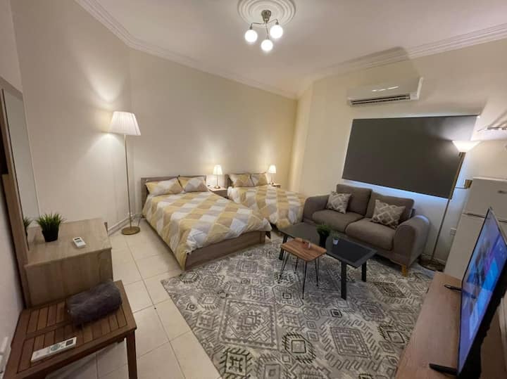 (6) Furnished Studio With 2 Beds (Self Check-in) - Dżedda