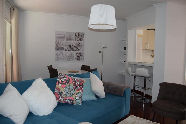 Light, Airy Flat In The Center Of Funchal With Access To All Ammenities On Foot. - Monte Funchal