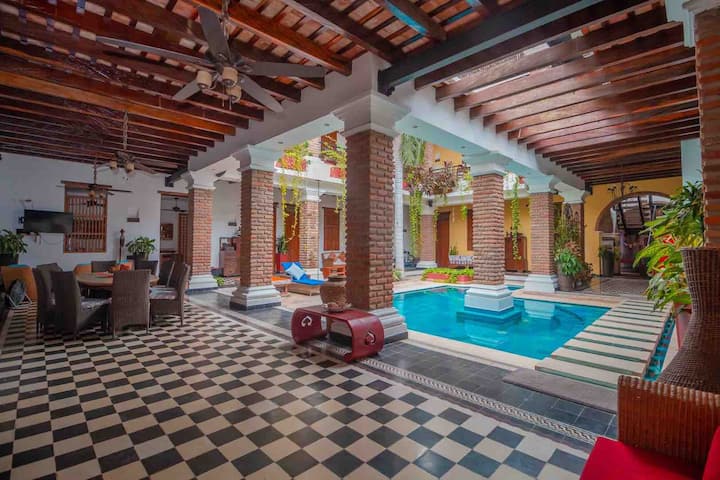 Fantastic House In Old City + Jacuzzi 5 Bedroom - Taganga