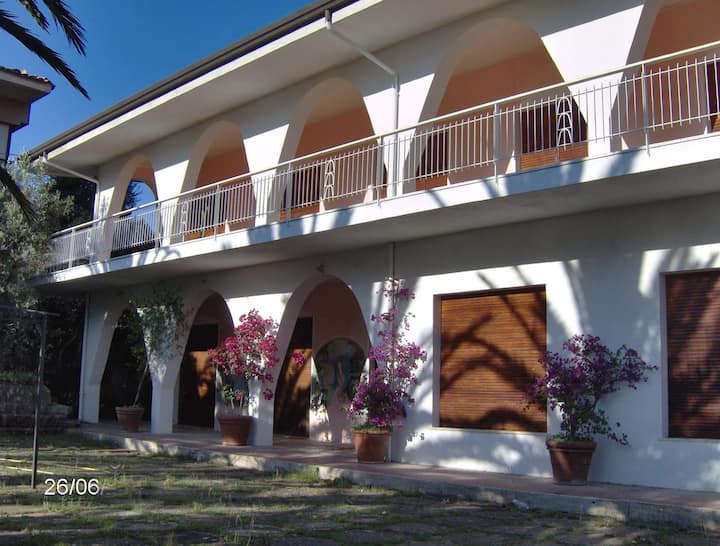 Beautiful And Elegant Mediterranean-style Villa, - Soverato Marina