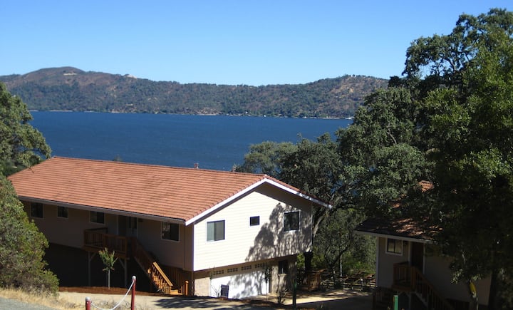 Eagle's Nest: Luxury With Million $ Lake Views! - クリアレイク, CA