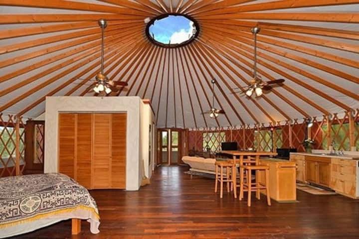 "Glamping" At Its Finest With Wrap Around Lanai And Jetted Tub - Hawaii