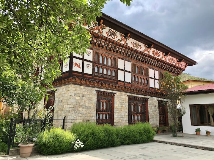 Khang Heritage: 6 Bedroom Comfy Private Abode - Thimphu