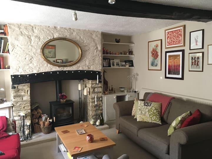 Cosy Terrace Cottage In Tetbury - テットベリ
