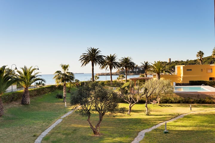 Peaceful Place In Front Of The Sea - Tarragona, España