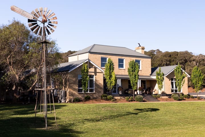 Fingal House - Gold Winner Stayz Holiday Home Awards - Fingal