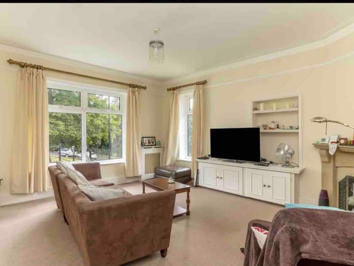 Otley Apartment King Size Bedrooms With Parking. - Ilkley