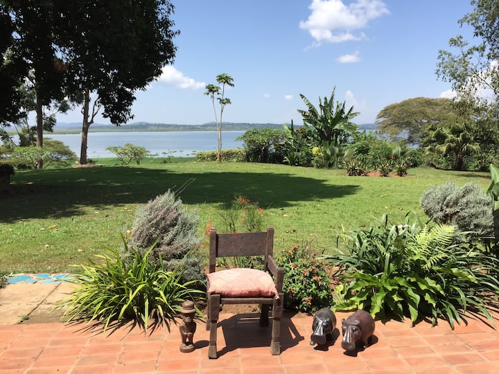 On The Shores Of Lake Victoria - Uganda