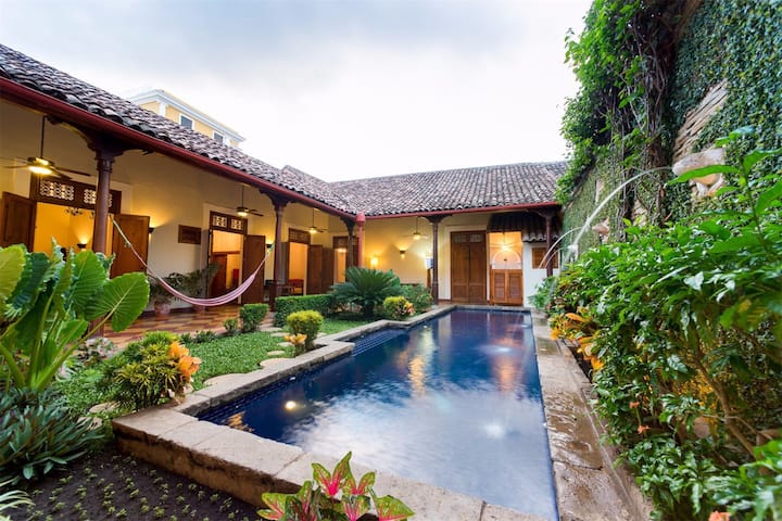 Casa Blanca, Schöne Restaurierte 250 Jahre Alte Villa. Oase Im Herzen Von Granada - Nicaragua
