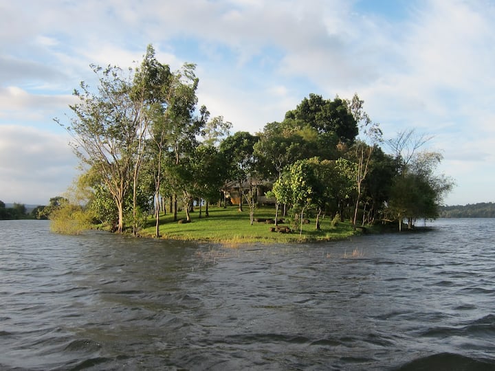 Your Own Island In Lake Near Manila - Cavinti