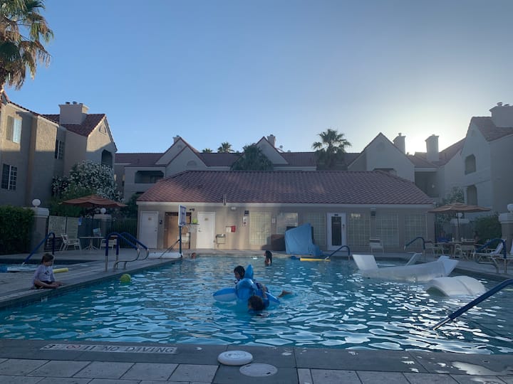 Timeshare Condo Minutes From Strip!!! - Henderson, NV
