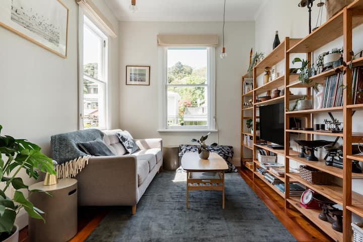 Radiant Home With A Terrace In Aro Valley - 威靈頓
