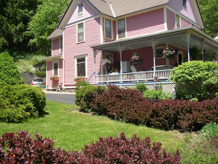 Rose And Thistle Bed And Breakfast - クーパーズタウン, NY
