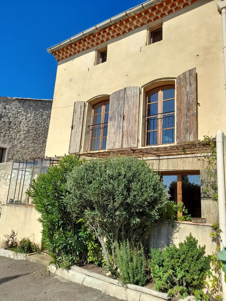 Chambre Privée Dans Maison De Village Provençal - Éguilles