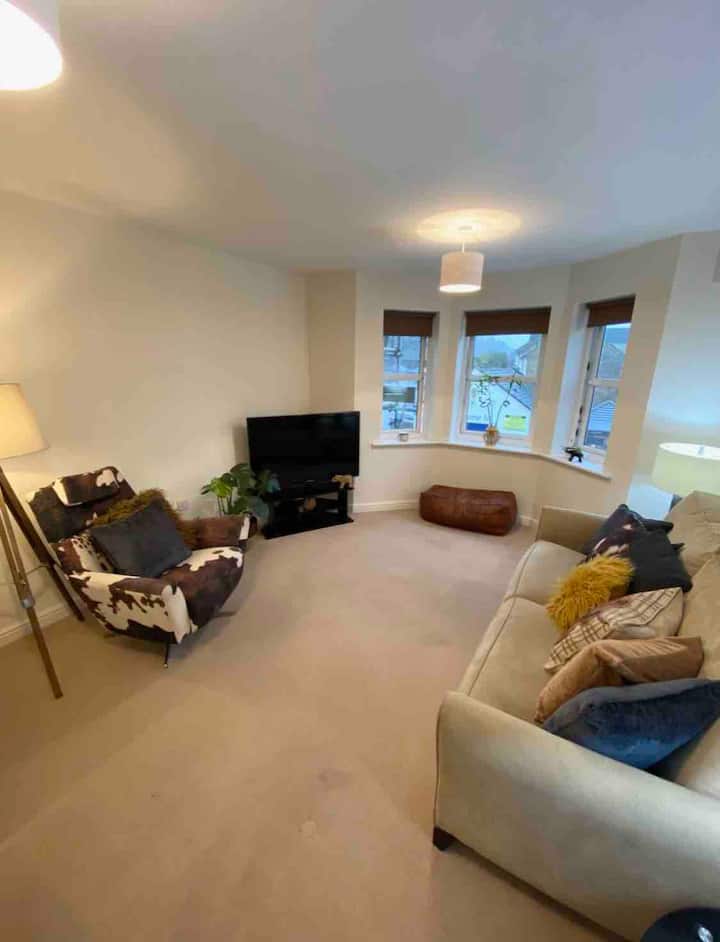 Lovely Two Bedroom Apartment With Private Parking - Ilkley