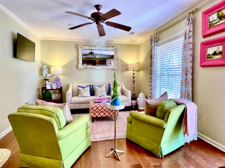 •Pbp• Comfort & Charm             @The Square, 2br - Oxford, MS