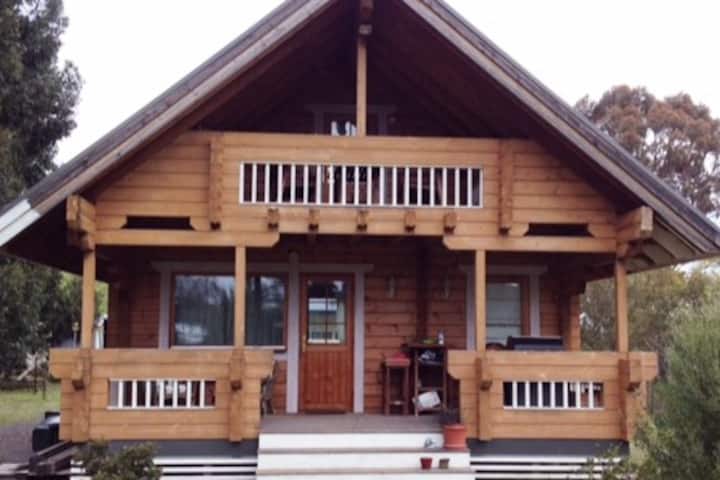 Stunning Timber Cottage - Dunkeld