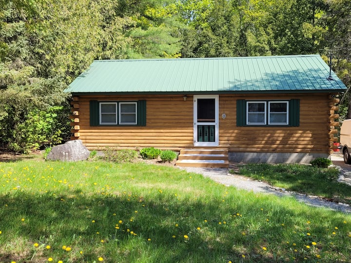 Schroon Lake Cozy Cabin For An Adirondack Retreat - Adirondack, NY